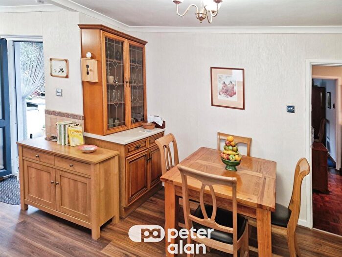 2 Bedroom Detached Bungalow For Sale In New Road, Ynysybwl, Pontypridd, CF37