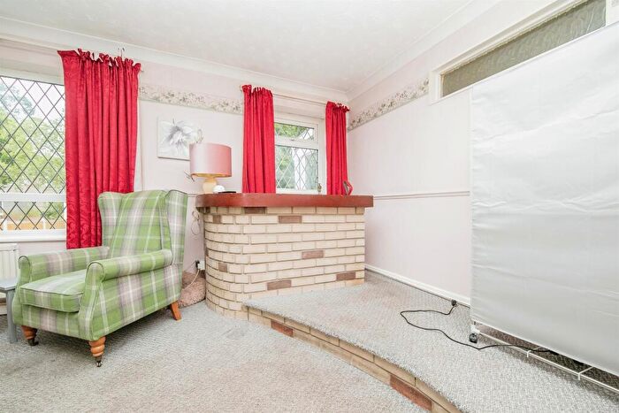 2 Bedroom Semi-Detached Bungalow For Sale In St. Bernard Road, Colchester, CO4