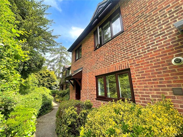 1 Bedroom Terraced House To Rent In Nightingale Road, Godalming, Surrey, GU7