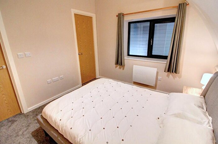 2 Bedroom Apartment To Rent In Raven Road, Gateshead, Tyne And Wear, NE8