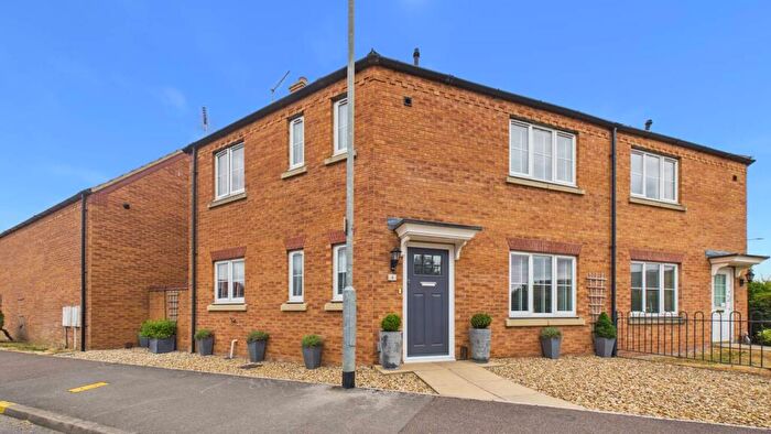 3 Bedroom Semi Detached House For Sale In Eagle Road, Bourne, PE10