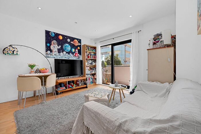 1 Bedroom Flat To Rent In Oval Road, Camden, NW1