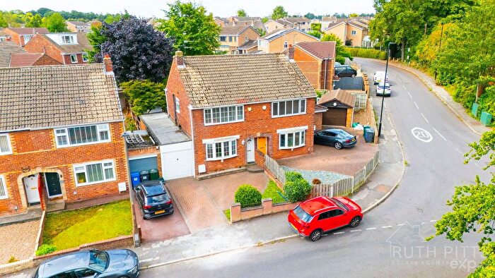 3 Bedroom Semi-detached House For Sale In St Davids Drive, Scawsby, DN5