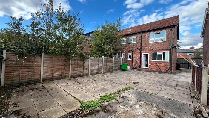 7 Bedroom House To Rent In Kingswood Road, Manchester, M14