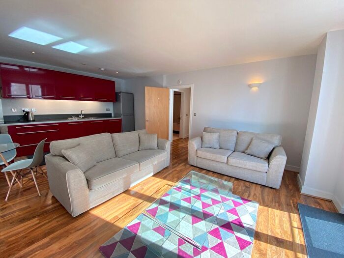 2 Bedroom Flat To Rent In The Bridge, Dearmans Place, Salford, M3