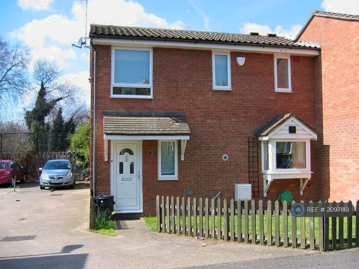 2 Bedroom Semi-Detached House To Rent In Arundel Close, London, SW11