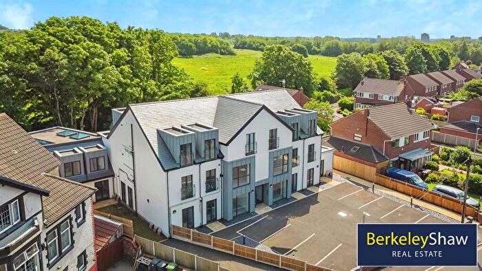 2 Bedroom Apartment For Sale In Valley View, Ronald Road, Waterloo, Liverpool, L22