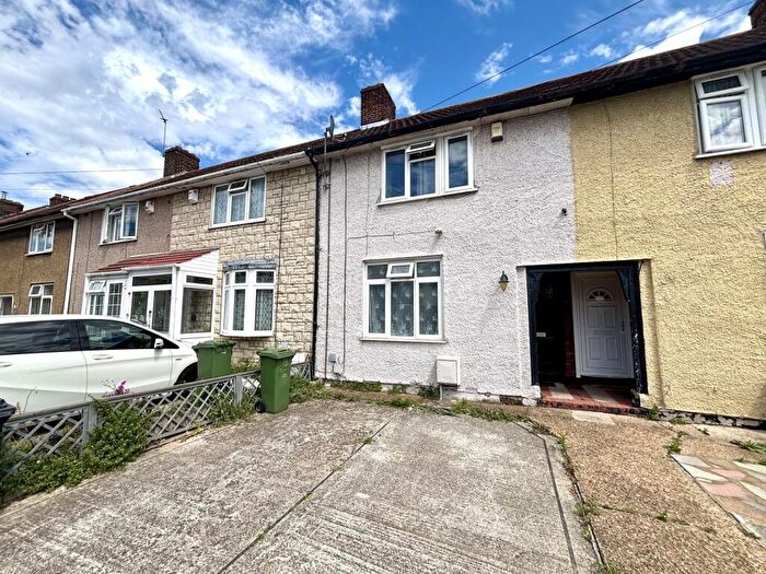 3 Bedroom Terraced House To Rent In Windsor Road, Dagenham, RM8