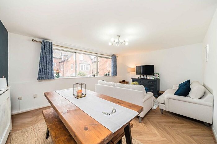 1 Bedroom Flat For Sale In Thrale Road, Streatham, SW16
