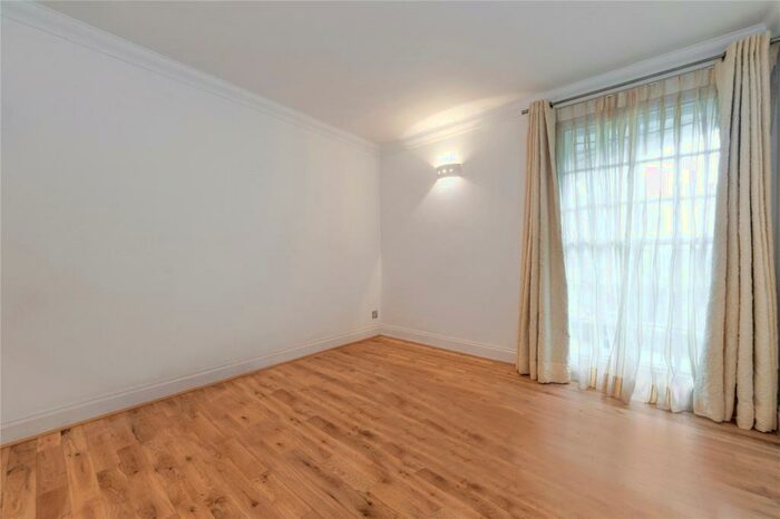 3 Bedroom Flat To Rent In Corringham Court, Corringham Road, London, NW11