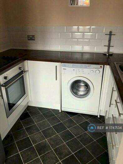 2 Bedroom Flat To Rent In Penny Lane Way, Leeds, LS10