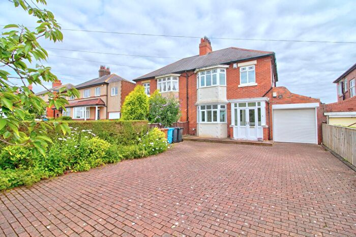 3 Bedroom Semi-Detached House For Sale In Hexham Road, Heddon-on-the-wall, Northumberland, NE15
