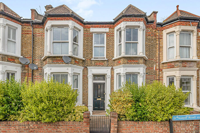 2 Bedroom Apartment For Sale In Saint Asaph Road, London, SE4