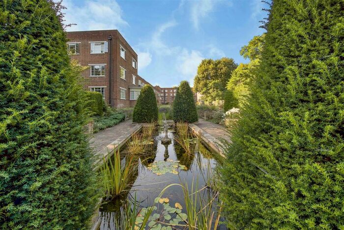 2 Bedroom Flat To Rent In Cambridge Park, Twickenham, TW1