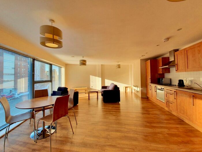 2 Bedroom Flat To Rent In East Street, Leeds, LS9