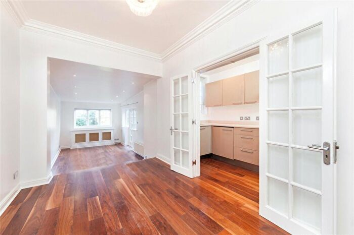 2 Bedroom Maisonette To Rent In Eton Avenue, Belsize Park, NW3