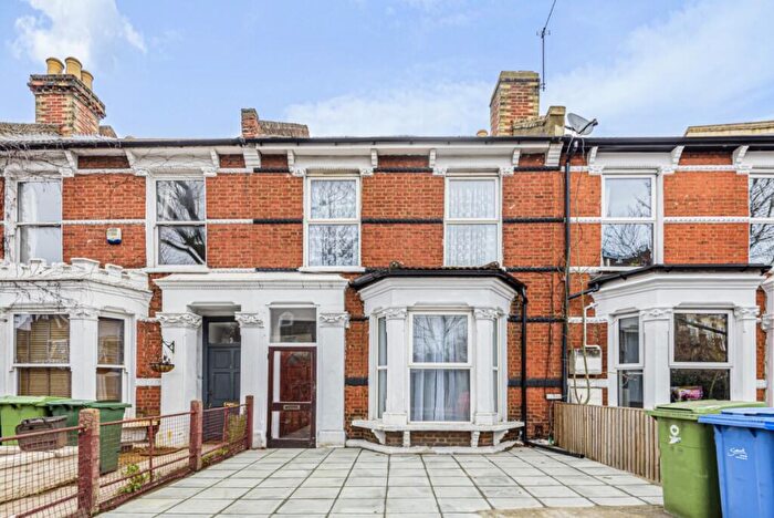 4 Bedroom House To Rent In Grove Vale, London, SE22