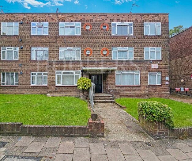 2 Bedroom Flat For Sale In Leeland Way, London, NW10