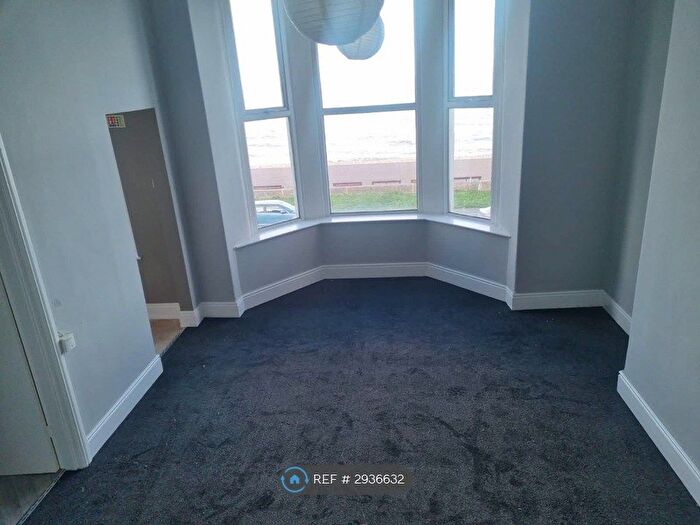 1 Bedroom Flat To Rent In East Parade, Llandudno, LL30