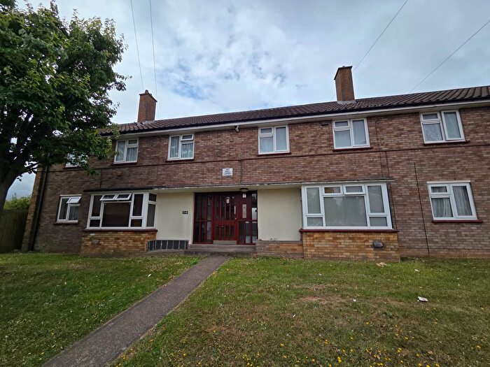 2 Bedroom Flat To Rent In Aspley Close, Luton, LU4