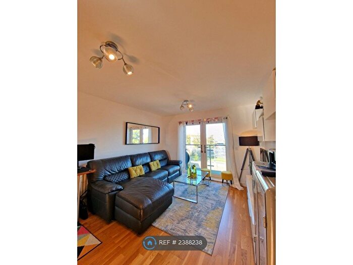 2 Bedroom Flat To Rent In Admiral Drive, Stevenage, SG1