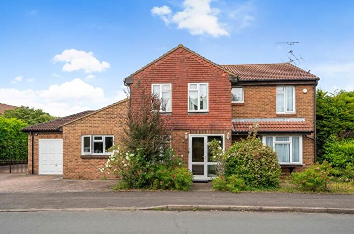 5 Bedroom Property To Rent In Sutherland Drive, Burpham, Guildford, GU4