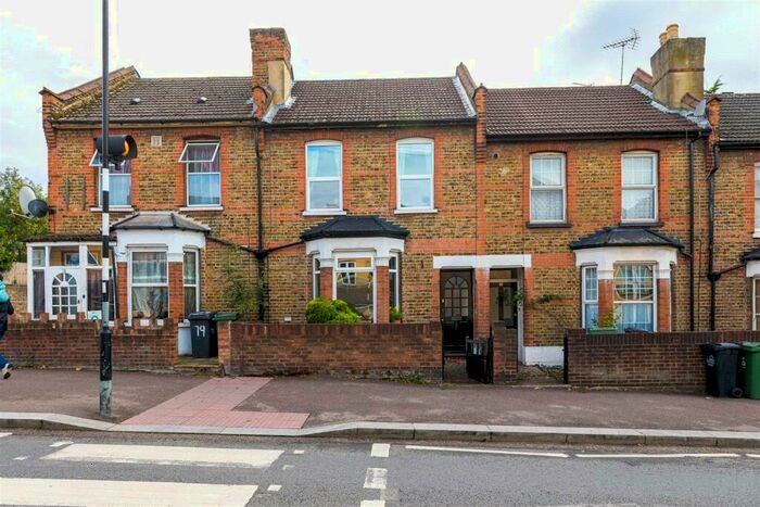 2 Bedroom House To Rent In Higham Hill Road, Walthamstow, London, E17