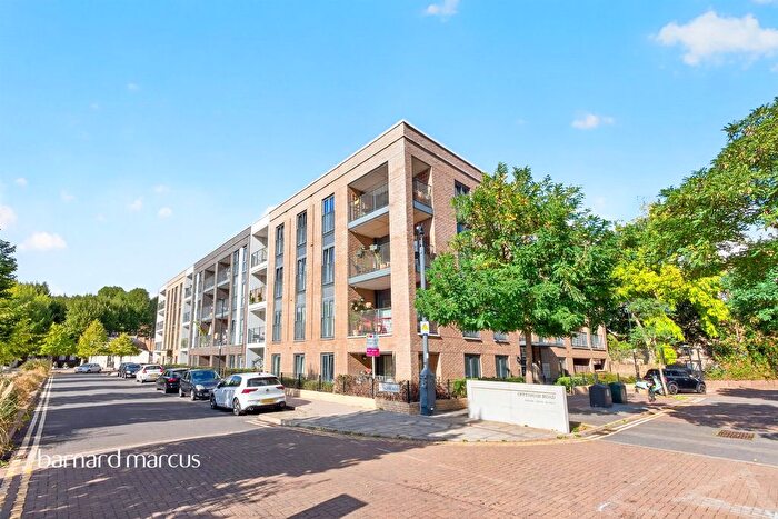 2 Bedroom Flat For Sale In Offenham Road, London, SW9