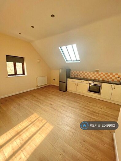 1 Bedroom Flat To Rent In West End, Witney, OX28