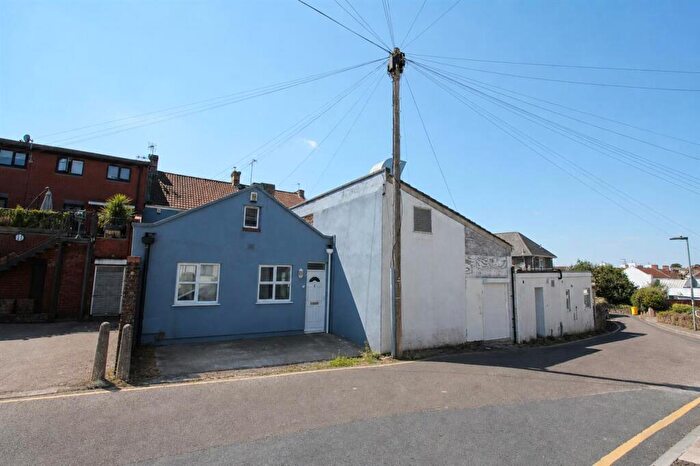 2 Bedroom Apartment To Rent In Lower Chapel Road, Hanham, Bristol, BS15
