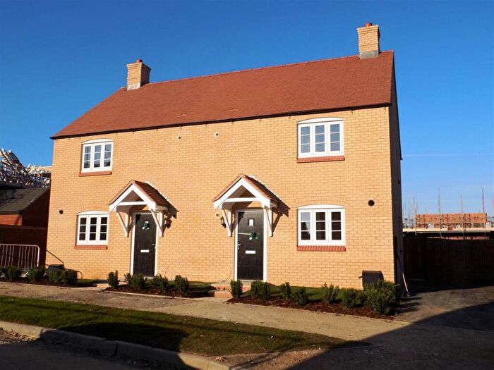 3 Bedroom Semi Detached House To Rent In Hexham Street, Towcester, NN12