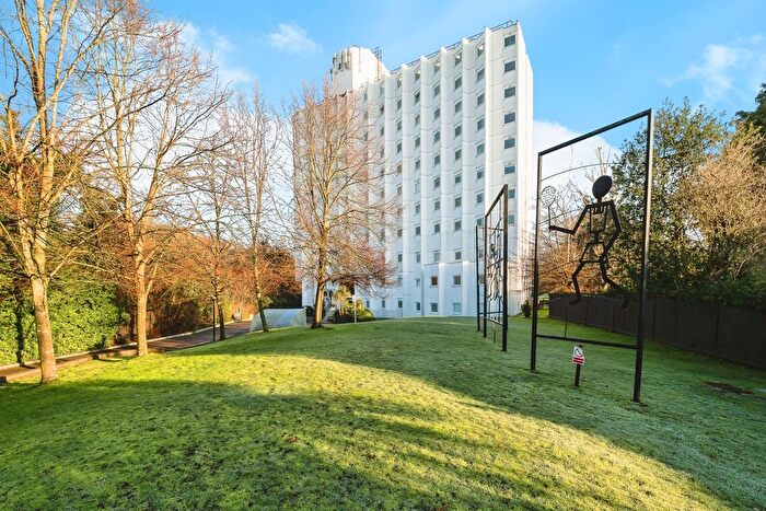 2 Bedroom Flat For Sale In Belgrave Road, London, London, E11