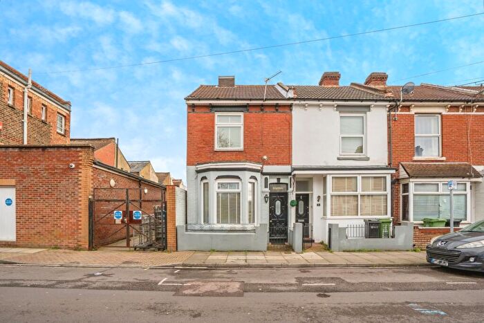 3 Bedroom End Of Terrace House For Sale In Langford Road, Portsmouth, Hampshire, PO1