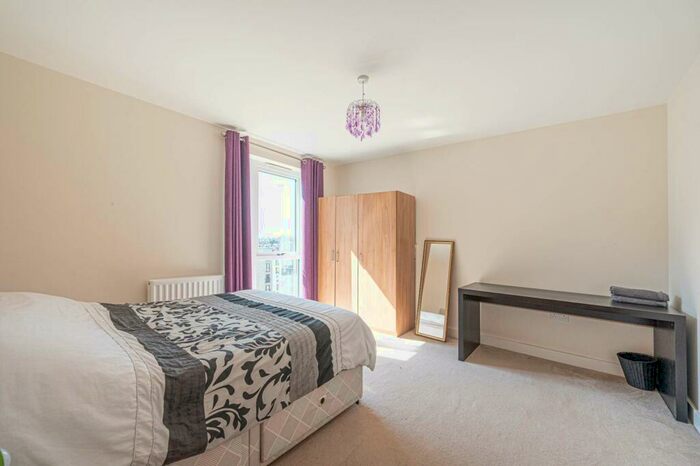 2 Bedroom Flat To Rent In Colindale Avenue, Colindale, London, NW9