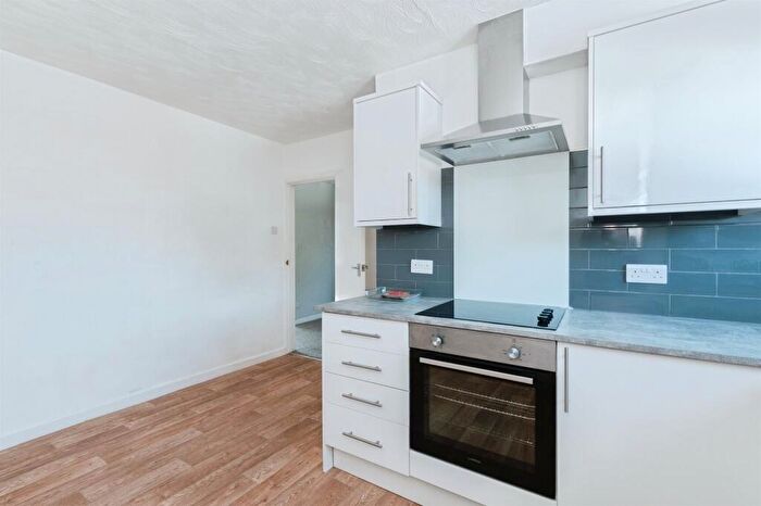 3 Bedroom Flat For Sale In Victoria Road, Ferndown, BH22