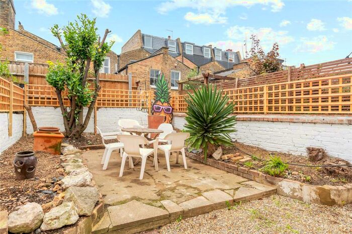 2 Bedroom Terraced House To Rent In Oldfield Road, Stoke Newington, London, N16