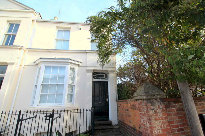 5 Bedroom Semi-Detached House To Rent In Clarendon Street, Leamington Spa, CV32