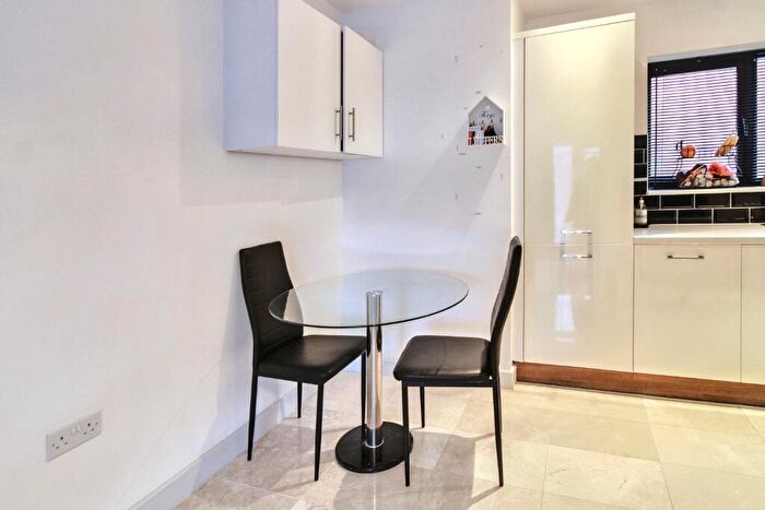 2 Bedroom Flat For Sale In Garrett House, Swindon, Wiltshire, SN2
