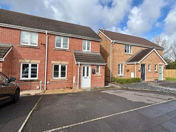 3 Bedroom Semi-Detached House For Sale In Chestnut Bush, Bridgend, CF31