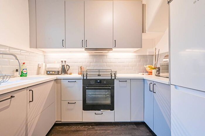 4 Bedroom End Terrace House To Rent In Ridgdale Street, Bow, London, E3