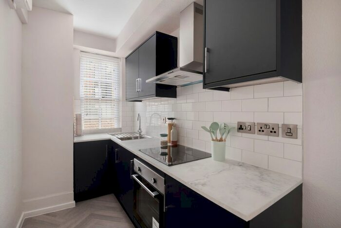 2 Bedroom Flat To Rent In Dolphin Square, London, SW1V