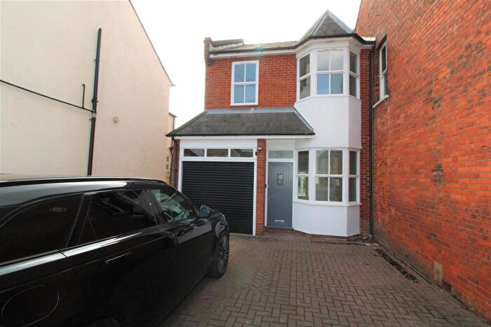 3 Bedroom End Of Terrace House To Rent In Ongar Road, Brentwood, CM15