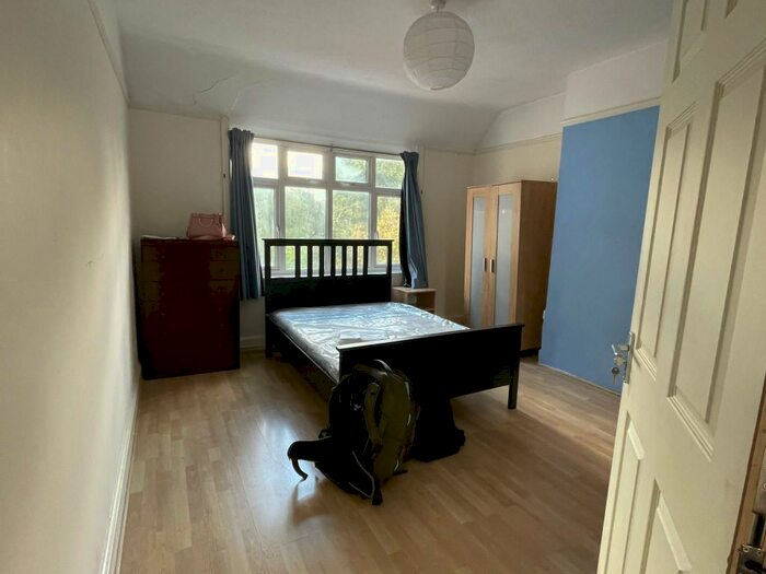 5 Bedroom End Of Terrace House To Rent In Rosedene Avenue, London, SW16