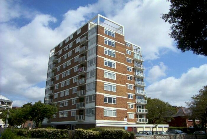 3 Bedroom Apartment To Rent In Amberley Court, Bath Road, Bournemouth, BH1