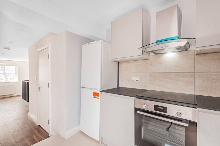 1 Bedroom Flat To Rent In A High Street, High Barnet, EN5