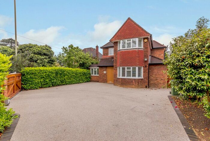 4 Bedroom Detached House To Rent In Sidney Road, Walton On Thames KT12