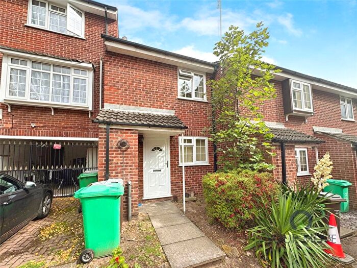 2 Bedroom Terraced House To Rent In Clinton Court, Nottingham, Nottinghamshire, NG1