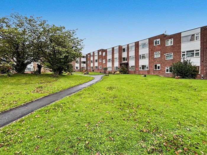 2 Bedroom Flat For Sale In Pole Lane, Bury, BL9