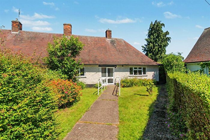 3 Bedroom Bungalow To Rent In Sutton Passeys Crescent, Wollaton, NG8