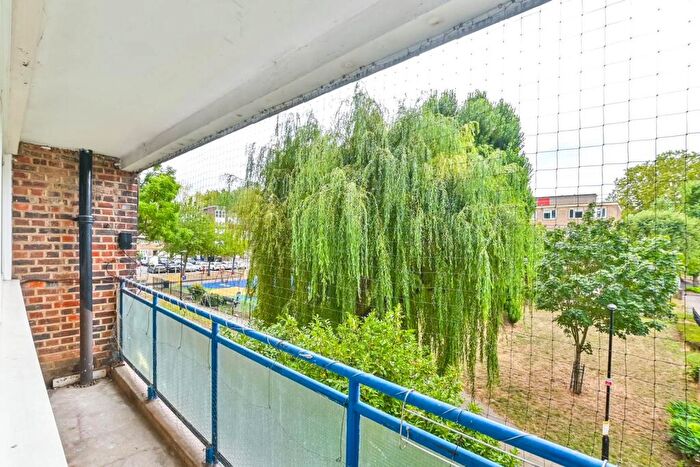 3 Bedroom Flat To Rent In Chisley Rd, Tottenham, London, N15